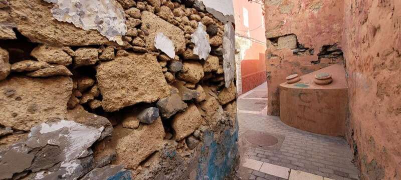 Estado de un callejón de Los Llanos de Telde/TA.